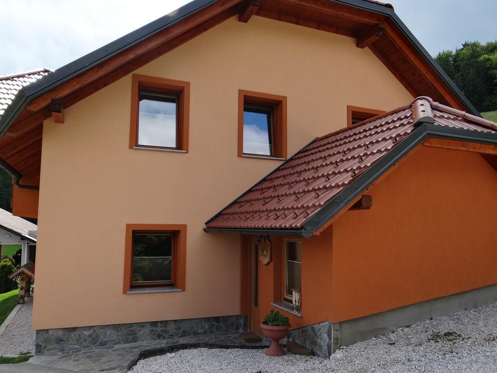 Apartments Trebusak Laze v Tuhinju ภายนอก รูปภาพ