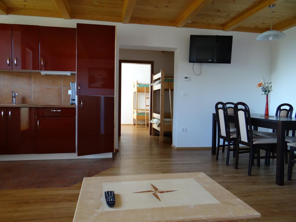Apartments Trebusak Laze v Tuhinju ภายนอก รูปภาพ
