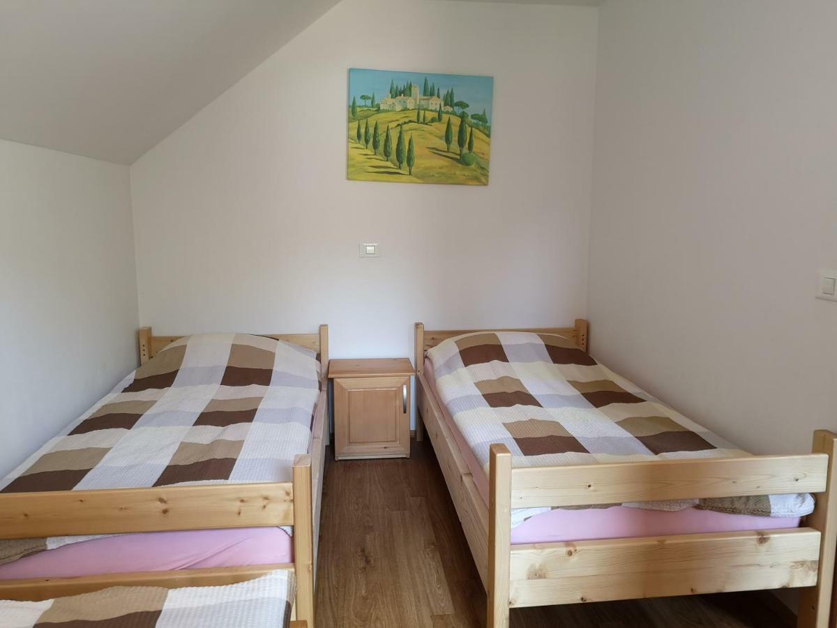 Apartments Trebusak Laze v Tuhinju ภายนอก รูปภาพ
